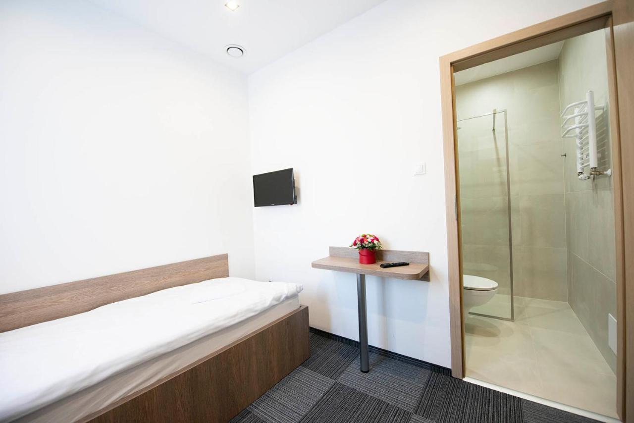 Hostel Sms Free Parking Бидгощ Екстер'єр фото