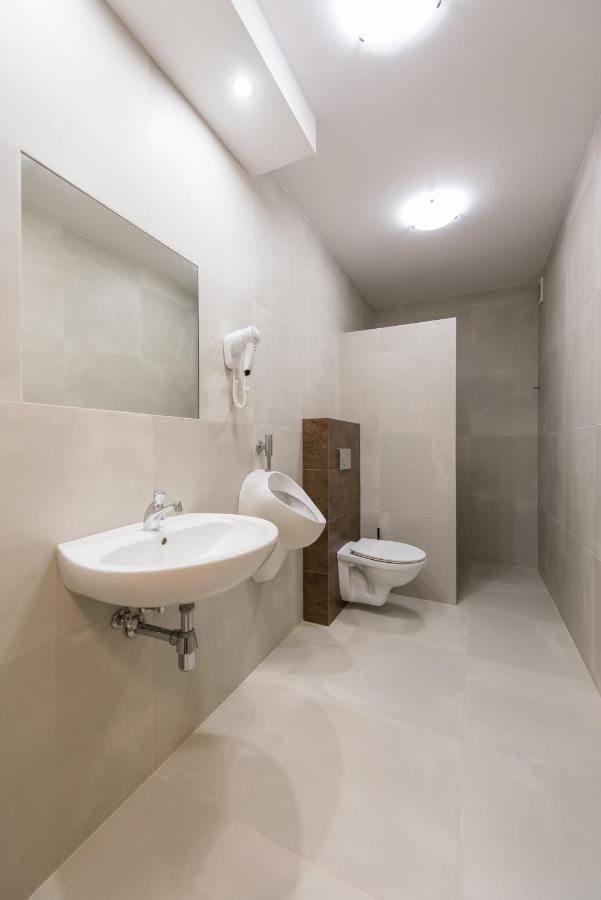 Hostel Sms Free Parking Бидгощ Екстер'єр фото